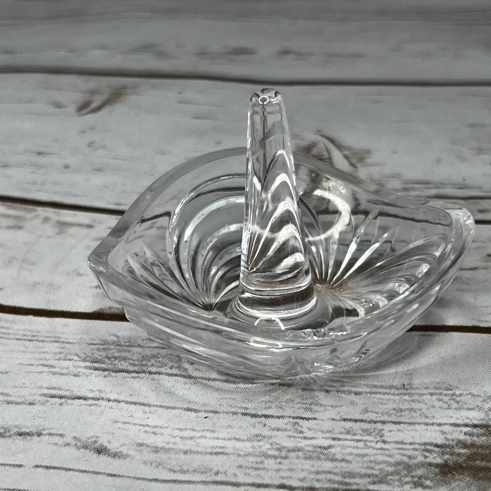 RCR Excellent Ring Holder Clear Lead Crystal Aurea Scalloped Vintage OS